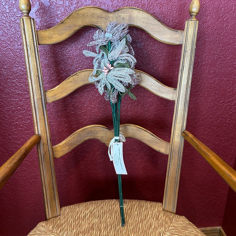 NWT Cupcakes & Cashmere Handcrafted Beaded Flower Bouquet